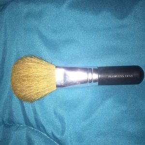 Bare Minerals flawless face brush